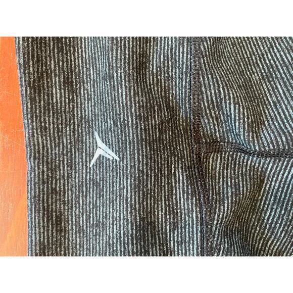 Old Navy Active High Waisted Full Length Leggings Black & Grey Stripe Medium - Picture 7 of 7
